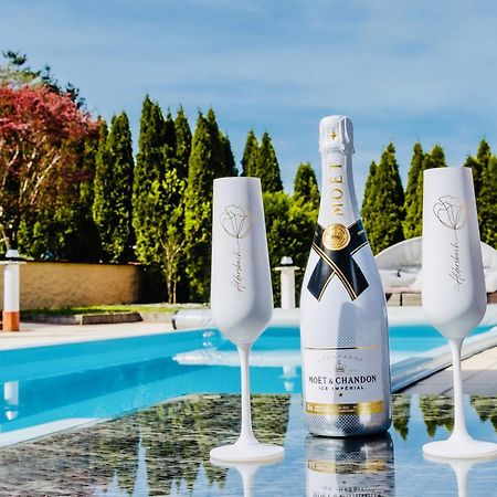 5 Sterne Centurion Ferienhaus Villa 2 Pools 86 Zoll Tv Aldersbach Luaran gambar